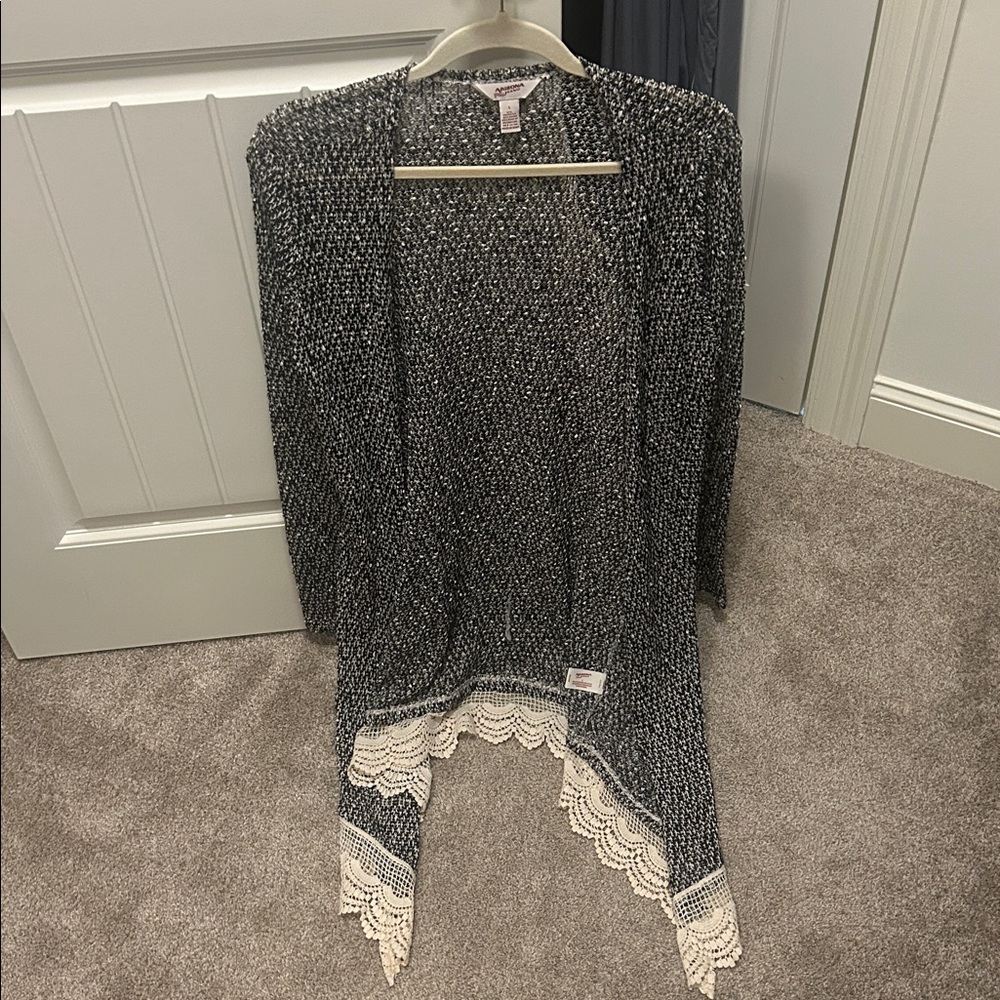 Arizona Jean Company Black and White Knit Sweater